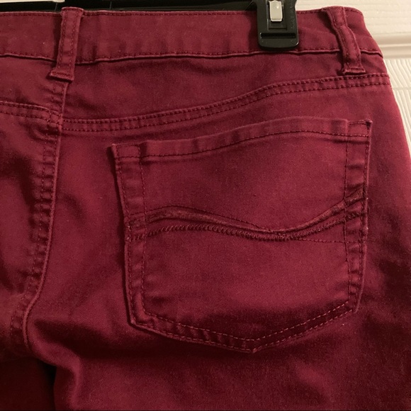 FIRM PRICE! So Cropped Burgundy Jeans - Picture 5 of 6